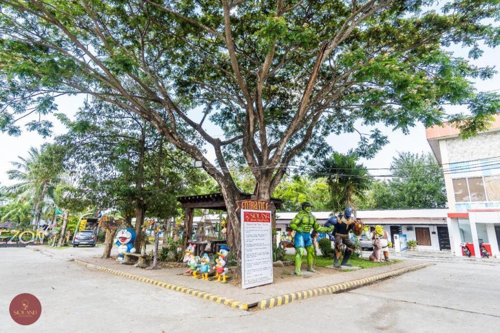 Quezon Premier Hotel - Candelaria Candelaria  Exterior photo